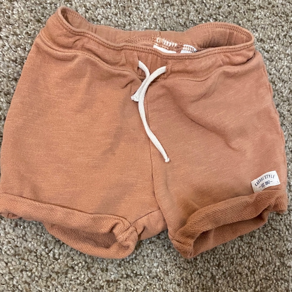 H&M Athletic Shorts in Tan